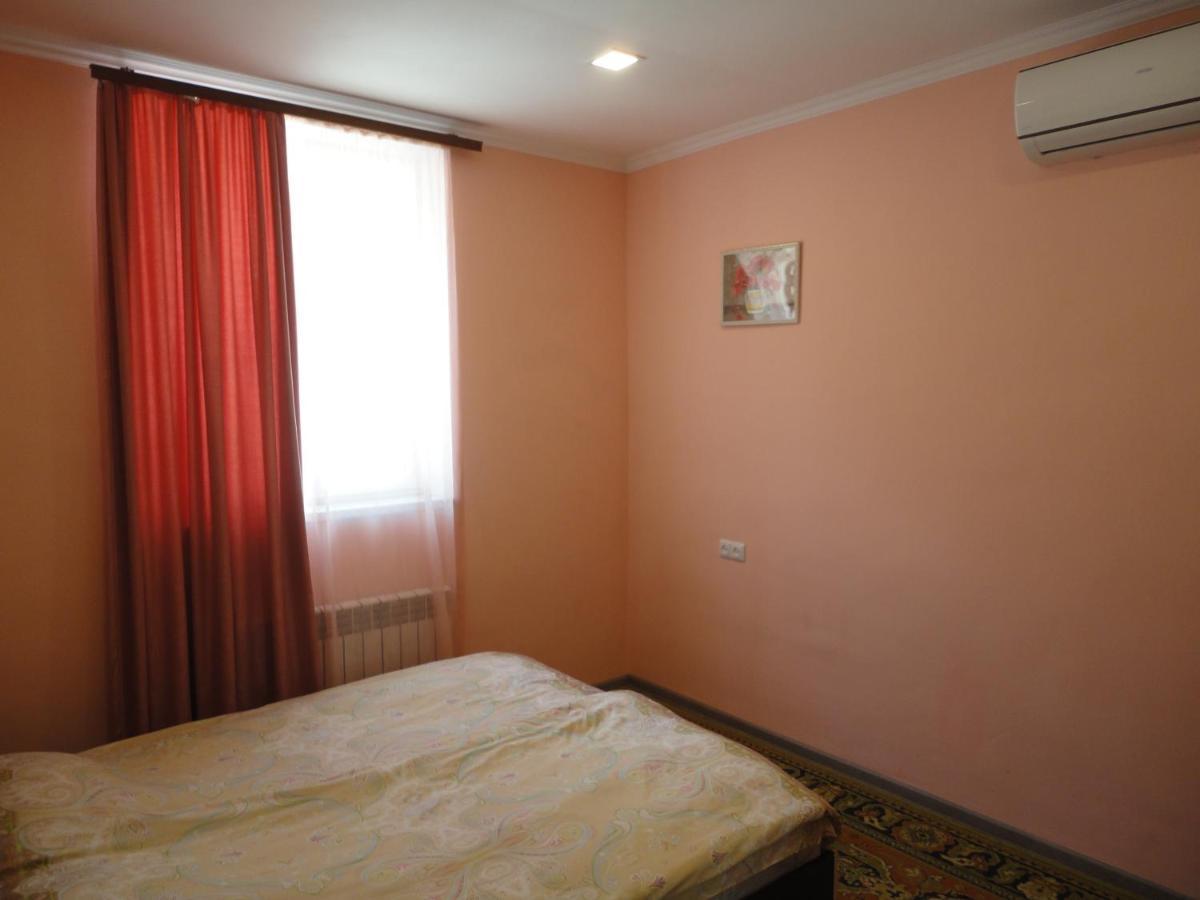 Like Home Guesthouse & Tours يريفان المظهر الخارجي الصورة