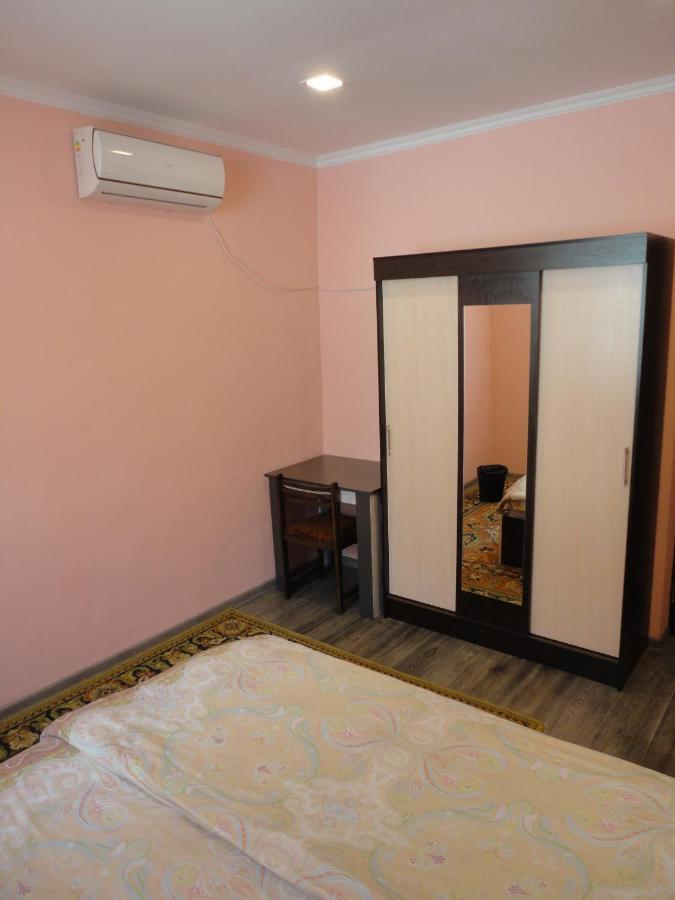 Like Home Guesthouse & Tours يريفان المظهر الخارجي الصورة