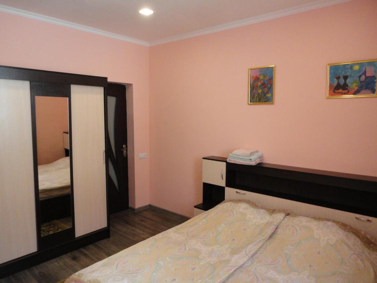 Like Home Guesthouse & Tours يريفان المظهر الخارجي الصورة
