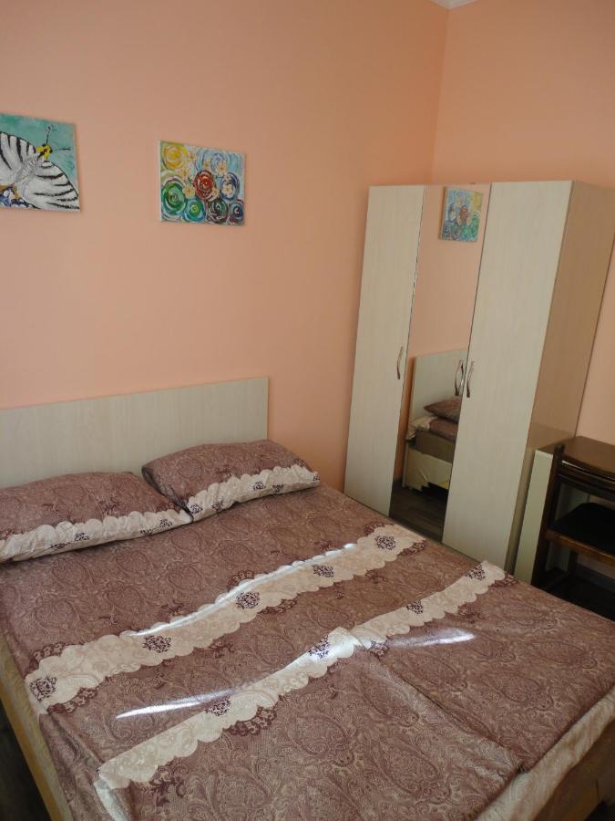 Like Home Guesthouse & Tours يريفان المظهر الخارجي الصورة