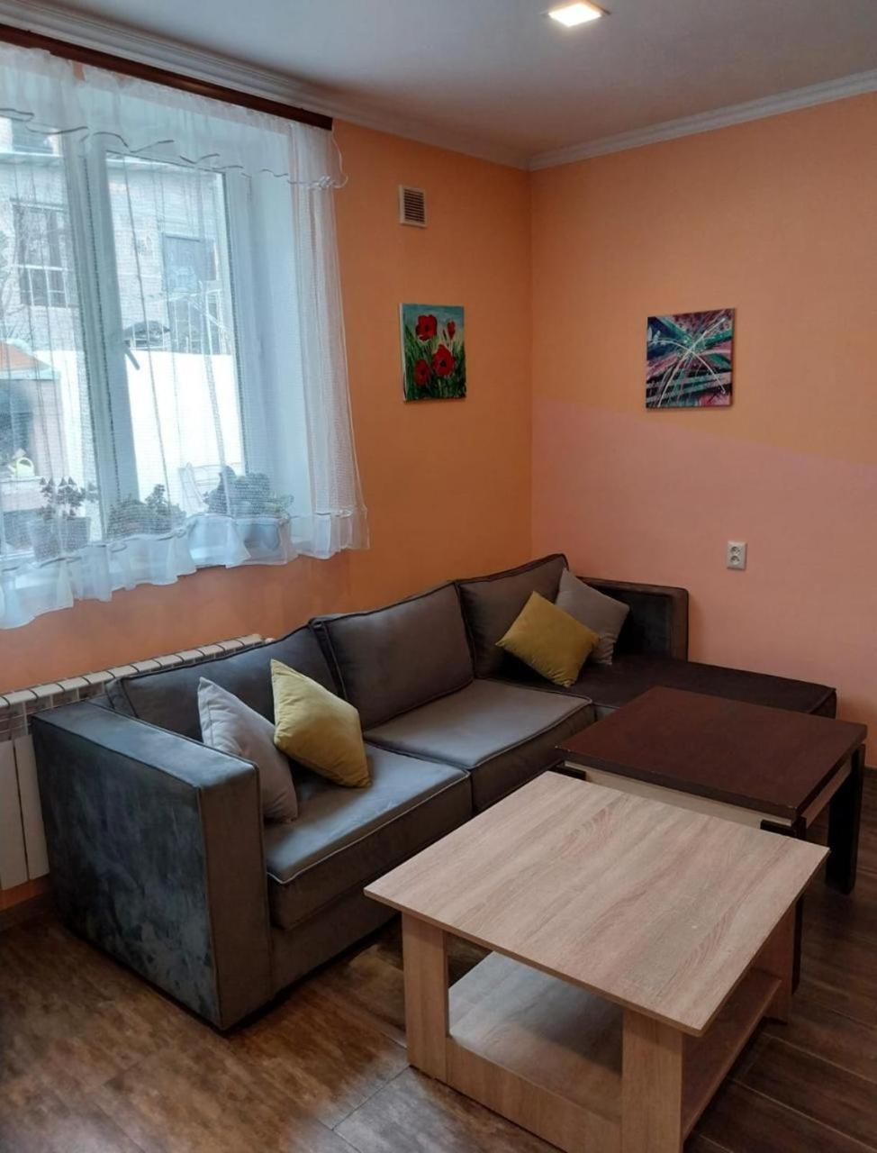 Like Home Guesthouse & Tours يريفان المظهر الخارجي الصورة
