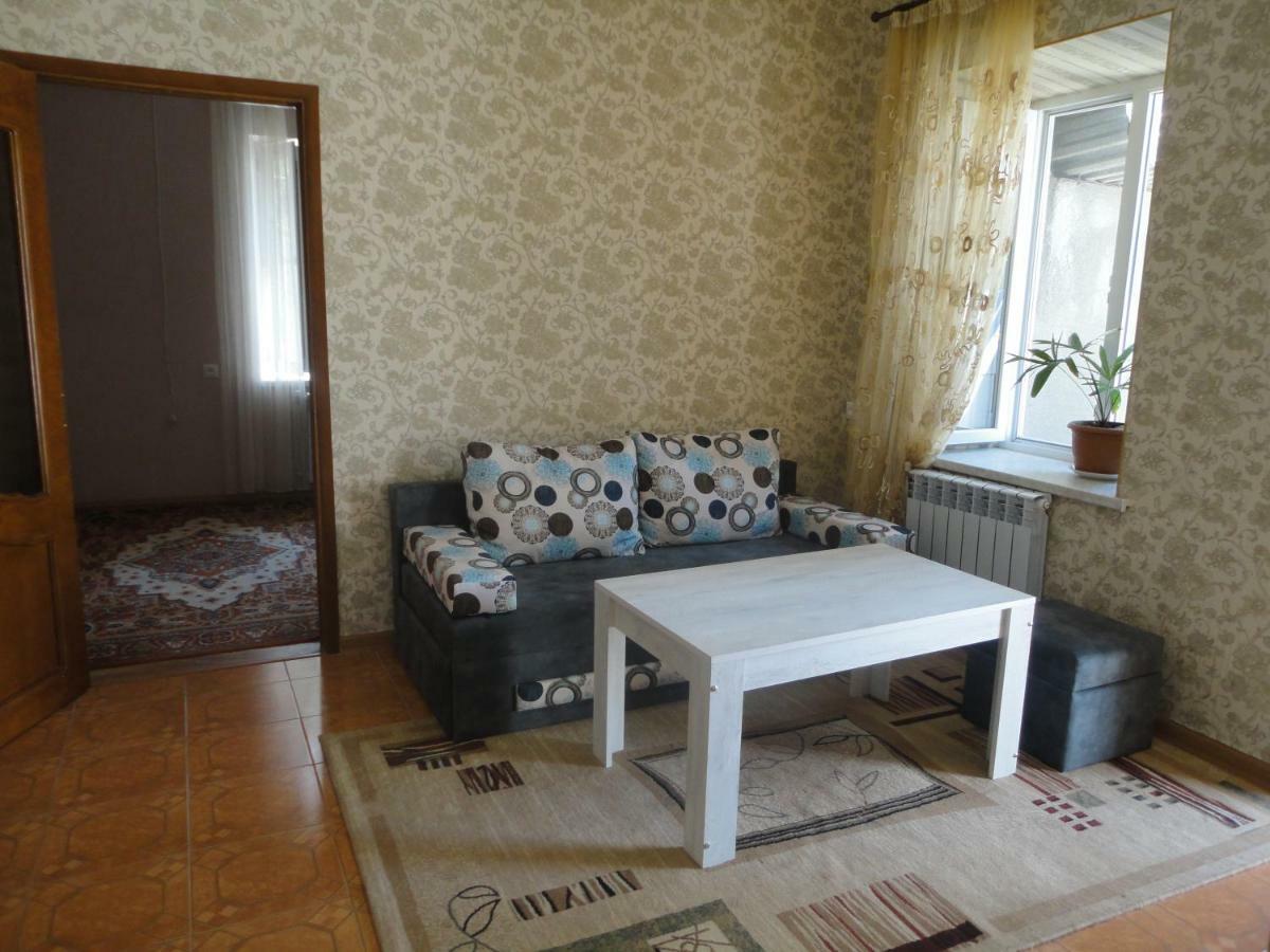 Like Home Guesthouse & Tours يريفان المظهر الخارجي الصورة